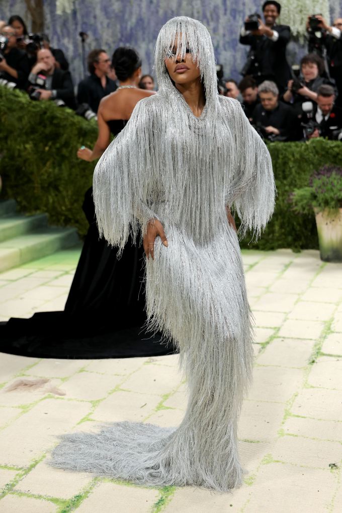 Met Gala 2026 Red Carpet: Photos of Celebrity Arrivals