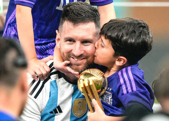 Lionel Messi & Family: Photos of the Footballer, His Wife & Kids