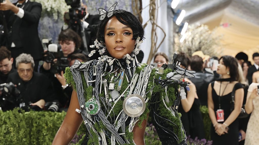Met Gala 2026 Red Carpet: Photos of Celebrity Arrivals