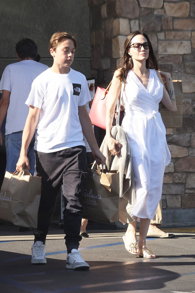 Angelina Jolie & Her Kids: Photos of Them on Fun Outings Angelina Jolie & Her Kids: Photos of Them on Fun Outings