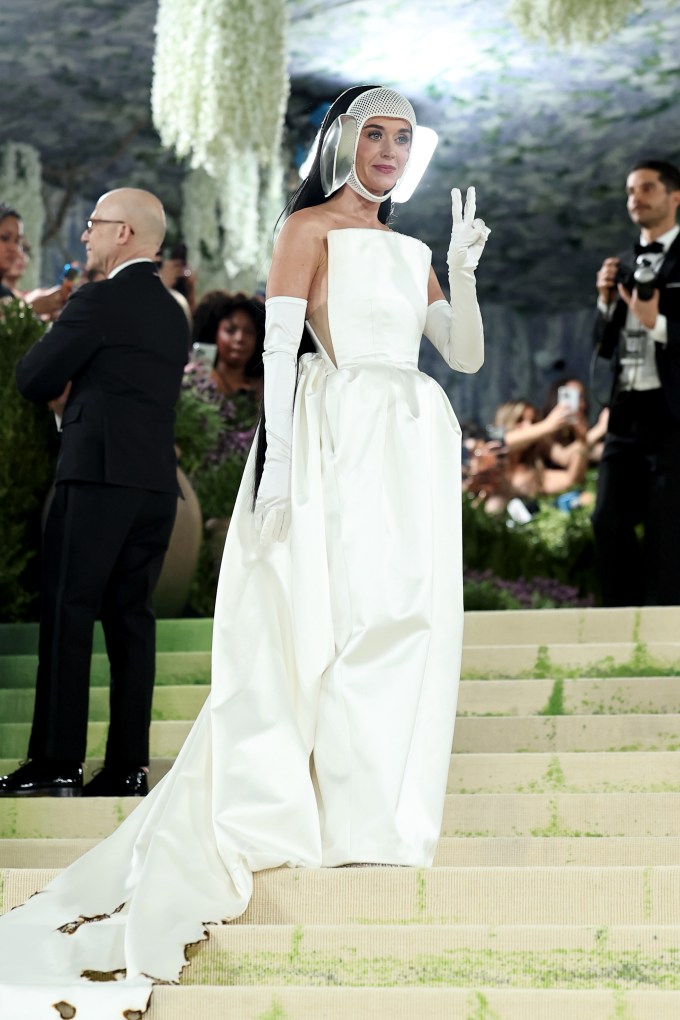Met Gala 2026 Red Carpet: Photos of Celebrity Arrivals