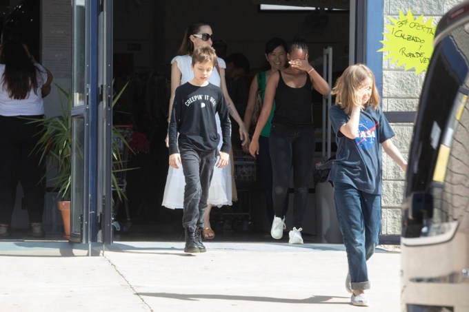 Angelina Jolie & Her Kids: Photos of Them on Fun Outings Angelina Jolie & Her Kids: Photos of Them on Fun Outings
